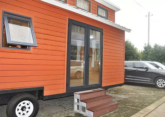 Prefabricated Tiny House With 110/220V/240v Electrical Glass Wool And PU Cladding Insulation
