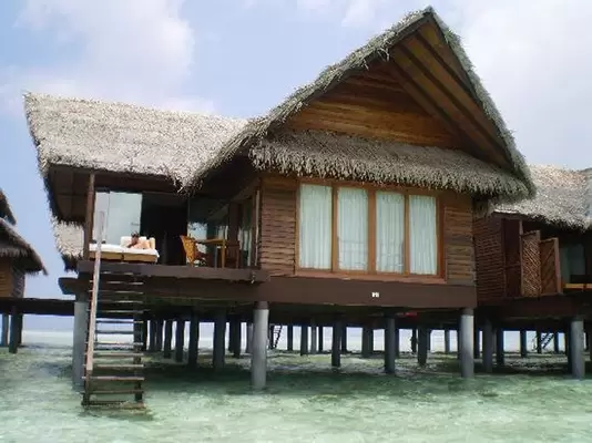 Light Steel Framing Prefabricated Overwater Bungalow / Prefab House For Resort Water Bungalow