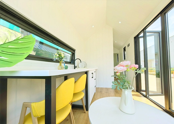 Prefab Trailer House 2350*8000mm Steel Frame Mobile Tiny House On Wheels