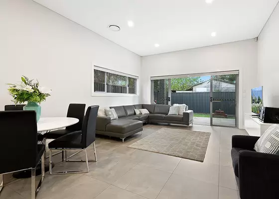 Light Prefab Steel House Good Earthquake Proof Prefab Metal Buildings