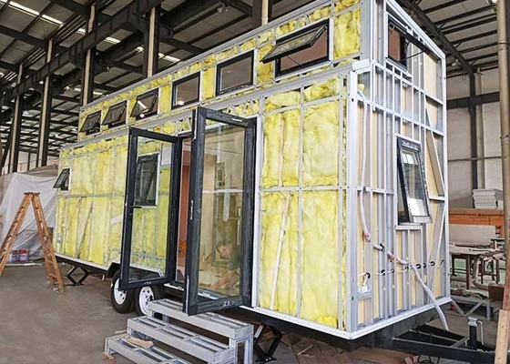 Metal Roof Prefabricated tiny House on wheels With Air Conditioning And Furniture Options