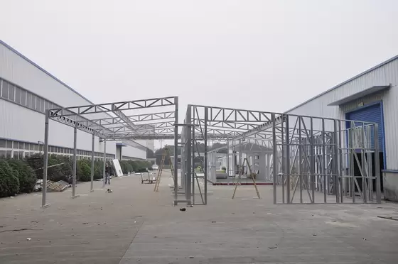 China Advanced Light Steel Frame Structure Metal Car Sheds/ Waterproof Prefabricated Sheds