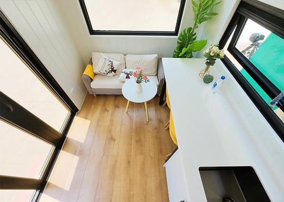 Modern Glamping Trailer Houses Tiny House On Wheels For Easy Transport 2350*8000mm